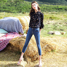 Load image into Gallery viewer, Spring 2009 New Woman's Loudspeaker Sleeve Printed Bottom Shirt Temperament Famous Yuanyuan Chiffon Shirt 51070