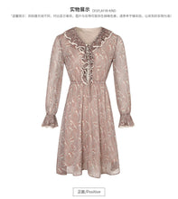 Load image into Gallery viewer, Spring 2009 New Women's Dresses Long Flare Sleeve Printed Skirt Temperament Chiffon Dress 63128