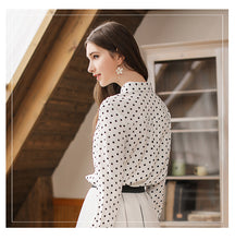 Load image into Gallery viewer, [ Journal of the Philippines] 2019 Spring New Women's Wavelet Point Single Button Printed Shirt Sweet White Spinning Shirt 59092