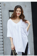 Load image into Gallery viewer, 2019 New White Short Sleeve T-Shirt Hong Kong Wind V-Neck Design Short Back Long Solid Color Pocket T-Shirt 66013