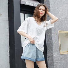 Load image into Gallery viewer, Short-sleeved t-shirt, women's loose 2019 new V-collar solid color trimmed design bottom shirt, Korean version top 6016