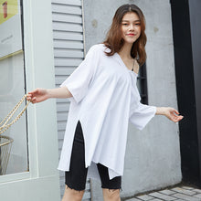 Load image into Gallery viewer, 2019 New White Short Sleeve T-Shirt Hong Kong Wind V-Neck Design Short Back Long Solid Color Pocket T-Shirt 66013