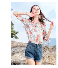 Load image into Gallery viewer, 2019 Early autumn new fashion women's temperament v-collar horn sleeve printed shirt sweet small fresh snow spinning shirt 59015
