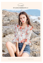 Load image into Gallery viewer, 2019 Early autumn new fashion women's temperament v-collar horn sleeve printed shirt sweet small fresh snow spinning shirt 59015