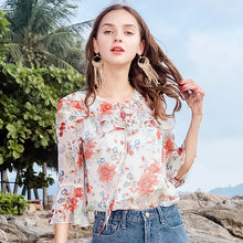 Load image into Gallery viewer, 2019 Early autumn new fashion women's temperament v-collar horn sleeve printed shirt sweet small fresh snow spinning shirt 59015