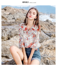 Load image into Gallery viewer, 2019 Early autumn new fashion women's temperament v-collar horn sleeve printed shirt sweet small fresh snow spinning shirt 59015