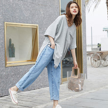 Load image into Gallery viewer, 2019 New White Short Sleeve T-Shirt Hong Kong Wind V-Neck Design Short Back Long Solid Color Pocket T-Shirt 66013