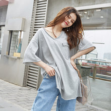 Load image into Gallery viewer, 2019 New White Short Sleeve T-Shirt Hong Kong Wind V-Neck Design Short Back Long Solid Color Pocket T-Shirt 66013