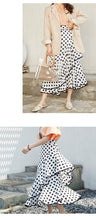 Load image into Gallery viewer, New women's irregular skirt in spring 2019 Korean version of Joker slim wave printing medium and long skirt
