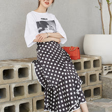 Load image into Gallery viewer, New women's irregular skirt in spring 2019 Korean version of Joker slim wave printing medium and long skirt
