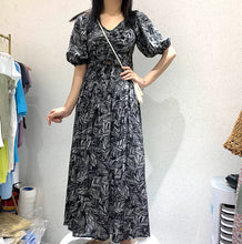 Load image into Gallery viewer, New Summer 2009 Women's Retro Chiffon Skirt with Broken Flowers French Minority Dresses Women's Knee Skirt 3368