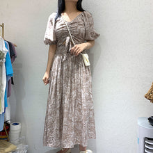Load image into Gallery viewer, New Summer 2009 Women's Retro Chiffon Skirt with Broken Flowers French Minority Dresses Women's Knee Skirt 3368
