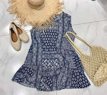Load image into Gallery viewer, 2019 new Korean dress round neck retro personality printing loose sleeveless ruffled doll skirt 3518