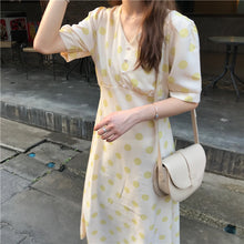 Load image into Gallery viewer, 2019 new retro wave printing high waist lace chiffon dress temperament V neck short sleeve slim dress