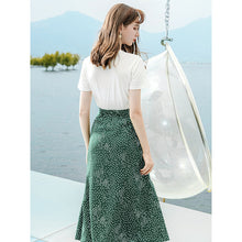 Load image into Gallery viewer, Summer 2019 new high-quality women's shuttle weaving stitching wave point 100-tie A-shaped skirt temperament famous half-length skirt 25063