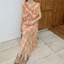 Load image into Gallery viewer, Summer 2019 New Ladies'Lotus Leaf Edge V-collar Sleeveless Chequered Dress 8893