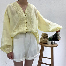 Load image into Gallery viewer, 2019 summer temperament regular cardigan long sleeve V-neck loose blouse wholesale 3633