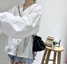 Load image into Gallery viewer, 2019 summer temperament regular cardigan long sleeve V-neck loose blouse wholesale 3633