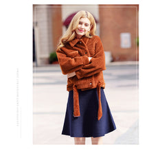 Load image into Gallery viewer, Winter 2018 New Women's Single-row Button and Thickened Thermal Fur Short-style Jacket 97075
