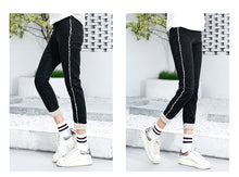 Load image into Gallery viewer, "48 yuan will not be refunded or exchanged for clearance at the end of the season" 9-minute pants with raw edge stitching side striped jeans female 786