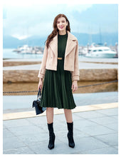 Load image into Gallery viewer, 2018 Winter New Women's Wear Aerbaqia Short Hair coat 97077