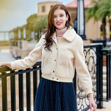 Load image into Gallery viewer, 2018 Winter New Women's Coat Coat Single Clock Short Warm Plush Coat 97081
