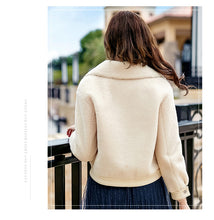 Load image into Gallery viewer, 2018 Winter New Women's Coat Coat Single Clock Short Warm Plush Coat 97081