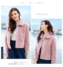 Load image into Gallery viewer, 2018 Winter New Women's Coat Coat Single Clock Short Warm Plush Coat 97081