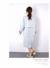 Load image into Gallery viewer, Low price Guangzhou solid color long sleeve 51%-70% leisure single adult collage/stitching stitching women's windbreaker