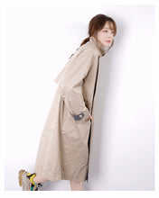 Load image into Gallery viewer, Low price Guangzhou solid color long sleeve 51%-70% leisure single adult collage/stitching stitching women's windbreaker