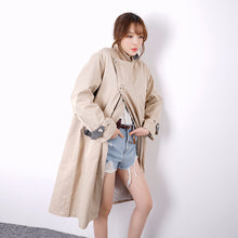 Load image into Gallery viewer, Low price Guangzhou solid color long sleeve 51%-70% leisure single adult collage/stitching stitching women's windbreaker