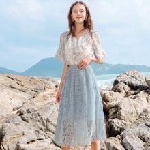Load image into Gallery viewer, 2019 new brand women's dress loose tight belt hollowed out pleated skirt hundred lace skirt 28599