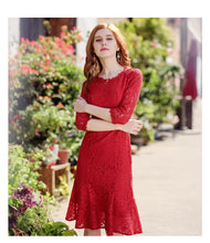 Load image into Gallery viewer, 2019 Autumn new brand women's dress red gaiety lace dress full of self-repair fishtail skirt female 68037