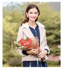 Load image into Gallery viewer, 2018 new brand women's dress lamb wool short wool overcoat lady wool overcoat lady 97055