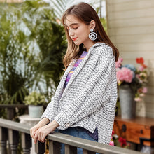 Load image into Gallery viewer, 2018 New brand women's lapel Xiaoxiang temperament women's short coat 97116