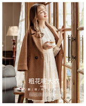 Load image into Gallery viewer, 2018 New brand women's couture lapel thickened long hair coat 97060