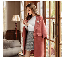 Load image into Gallery viewer, Winter 2018 new women's Lapel thicker long coat temperament woolen jacket 97039