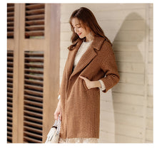 Load image into Gallery viewer, 2018 New brand women's couture lapel thickened long hair coat 97060