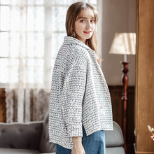 Load image into Gallery viewer, 2018 New brand women's lapel Xiaoxiang temperament women's short coat 97116