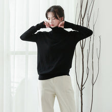 Load image into Gallery viewer, South Korea's casual thin sweater for autumn and winter 2018 Women's slim fit slim pullover sweater turtleneck solid color bottoming shirt 031#