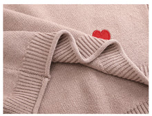 Load image into Gallery viewer, 2018 Autumn and Winter New Women's Dress INS Peach Heart Loose Coating Warm Sweaters Ladies Hundred Knitted Sweaters 79080