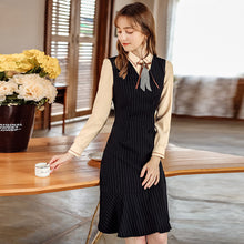 Load image into Gallery viewer, 2018 Autumn and Winter New Boutique Women's Wear Sleeveless Stripes Single Buckle Bottom Skirt Light Cooked Thin Dress 63028