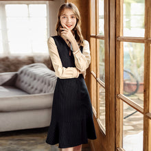 Load image into Gallery viewer, 2018 Autumn and Winter New Boutique Women's Wear Sleeveless Stripes Single Buckle Bottom Skirt Light Cooked Thin Dress 63028
