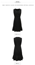 Load image into Gallery viewer, 2018 Autumn and Winter New Boutique Women's Wear Sleeveless Stripes Single Buckle Bottom Skirt Light Cooked Thin Dress 63028