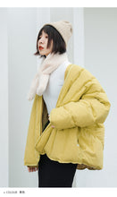 Load image into Gallery viewer, [clearing the warehouse and killing 228 yuan without refund or replacement] 90% of women in short loose down jacket, white down jacket, 2988