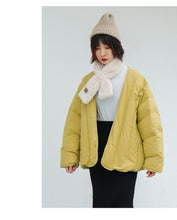 Load image into Gallery viewer, [clearing the warehouse and killing 228 yuan without refund or replacement] 90% of women in short loose down jacket, white down jacket, 2988