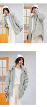 Load image into Gallery viewer, "Clearance seconds kill 156 yuan back and forth" solid color stitching cotton-padded jacket warm hooded cotton-padded jacket woman 2991