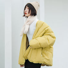 Load image into Gallery viewer, [clearing the warehouse and killing 228 yuan without refund or replacement] 90% of women in short loose down jacket, white down jacket, 2988