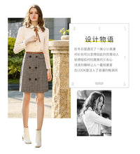 Load image into Gallery viewer, Newly fashioned woven single-row bottom-buttoned blouse, lady's shirt 53102 in winter of 2019
