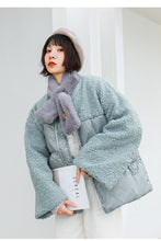 Load image into Gallery viewer, [Clearance Seconds Kill 196 Yuan, No Return, No Exchange] Lamb Wool Spells Short Down Jacket Women 3007